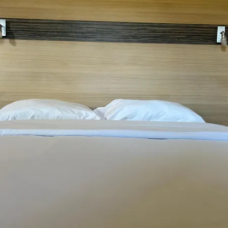 Beaujour & Bonsoir - Hotell 2*