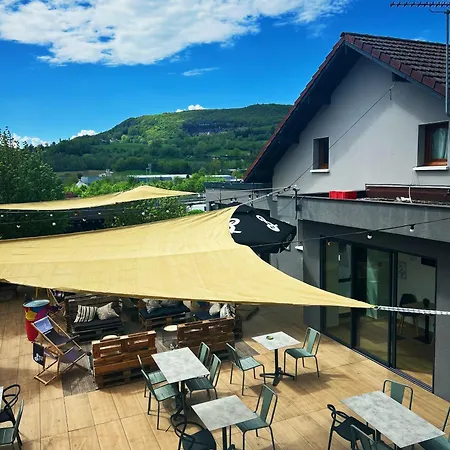 Beaujour & Bonsoir - Restaurant Вилли-ле-Пеллу